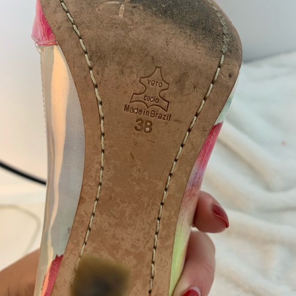 ALICE + OLIVIA | watercolor colorful heels - Picture 5 of 5